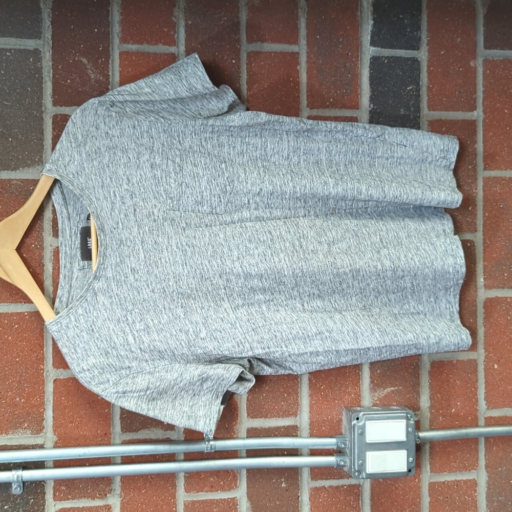 H&M Heathered Gray Pocket T-shirt Size Medium Great Condition